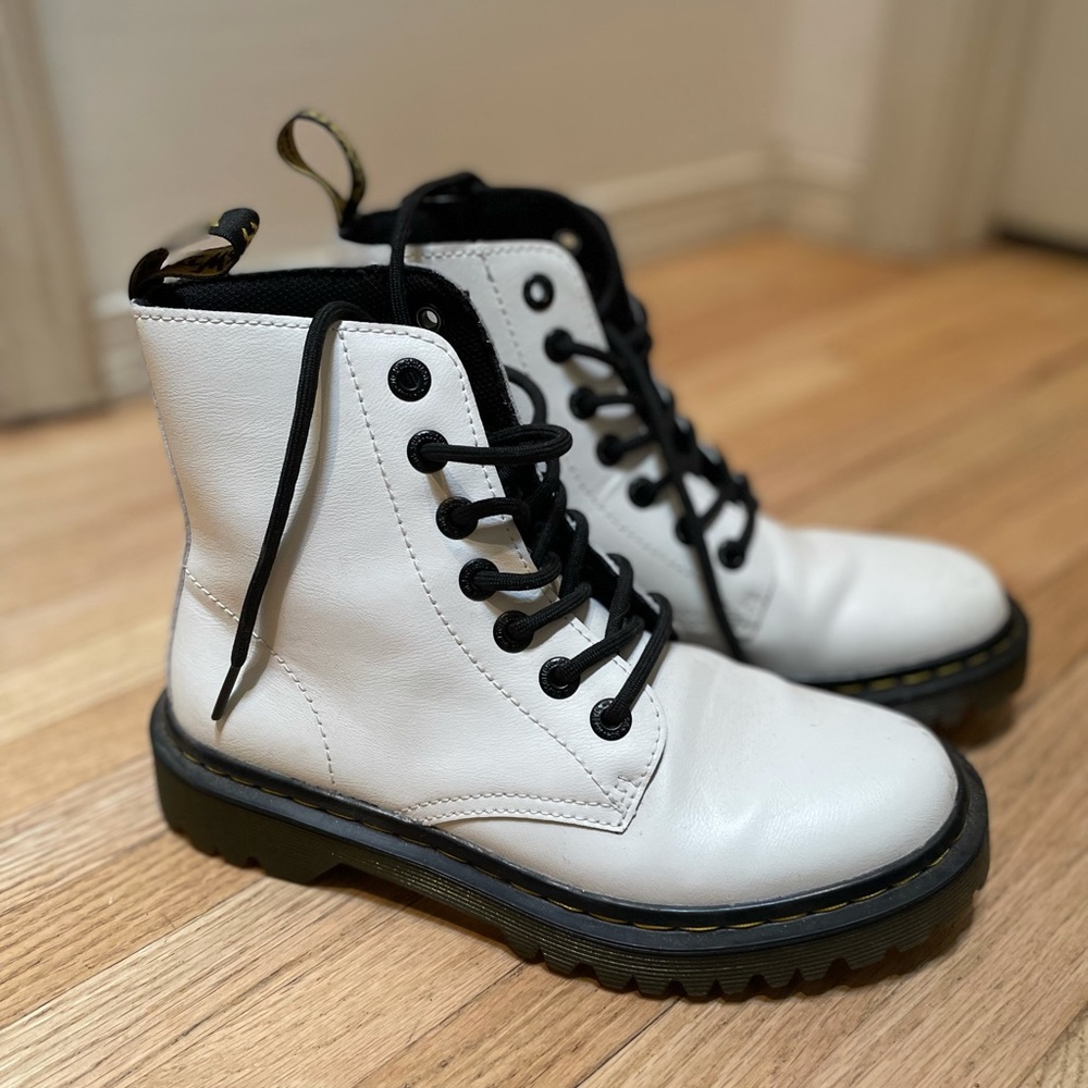 Dr. Martens Luana boots. Women’s US 6